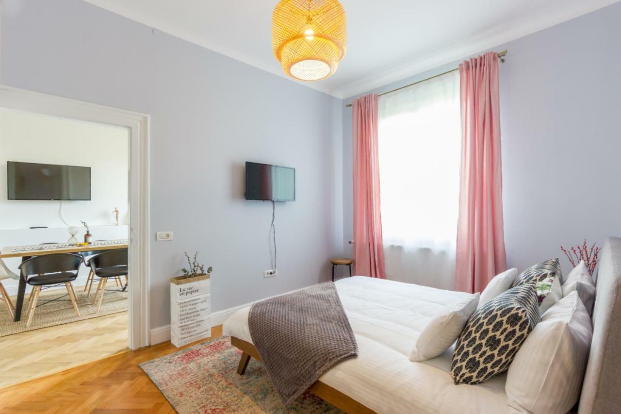 City Chic 3 Bedroom Apartment Κλουζ-Ναπόκα Εξωτερικό φωτογραφία
