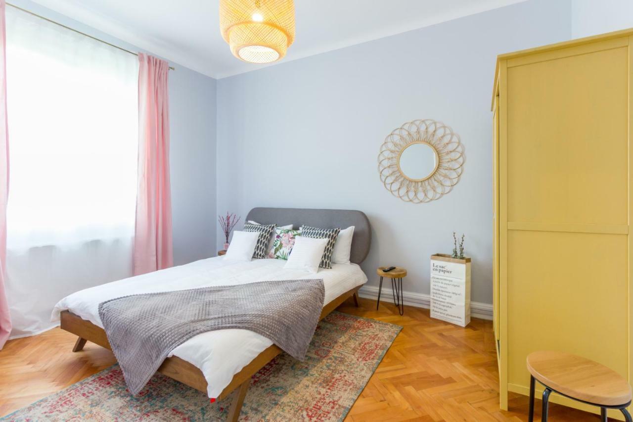 City Chic 3 Bedroom Apartment Κλουζ-Ναπόκα Εξωτερικό φωτογραφία