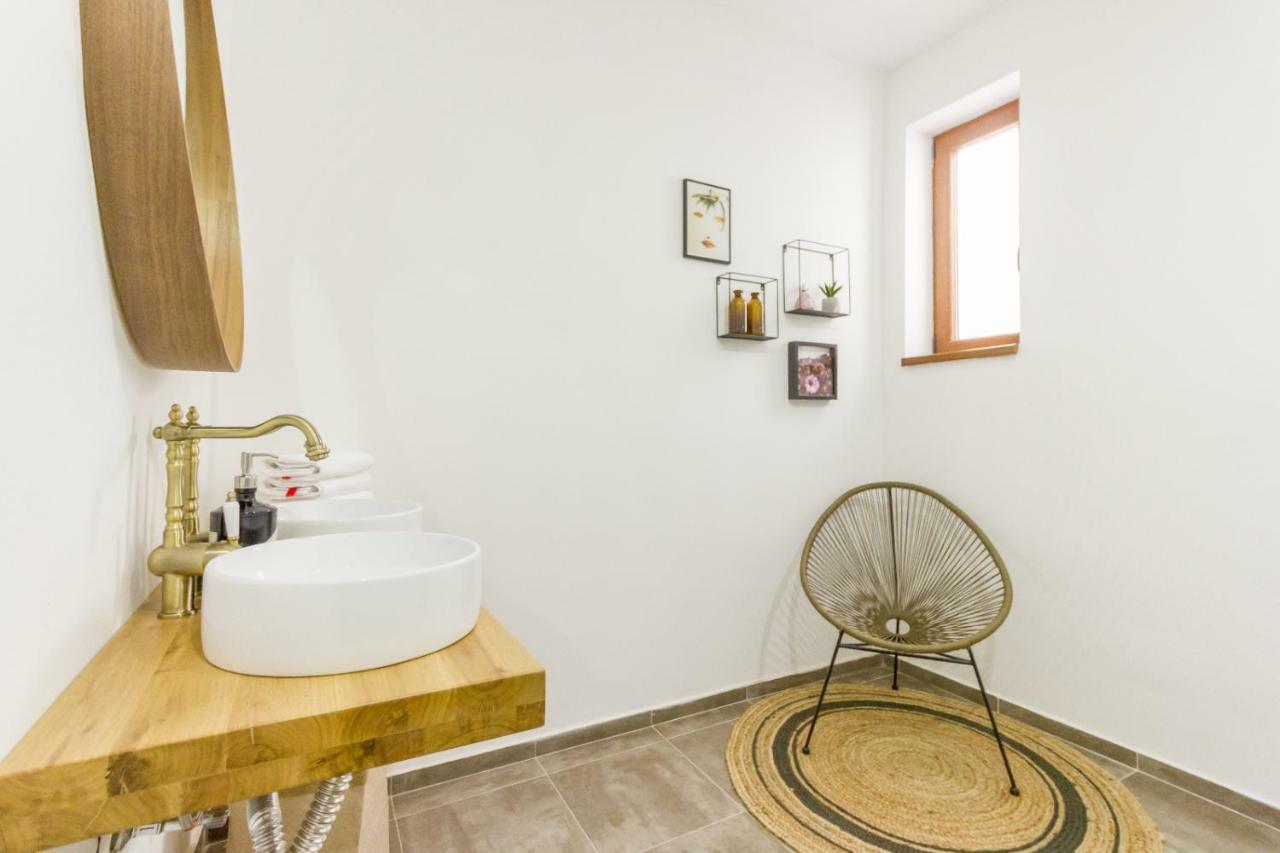 City Chic 3 Bedroom Apartment Κλουζ-Ναπόκα Εξωτερικό φωτογραφία