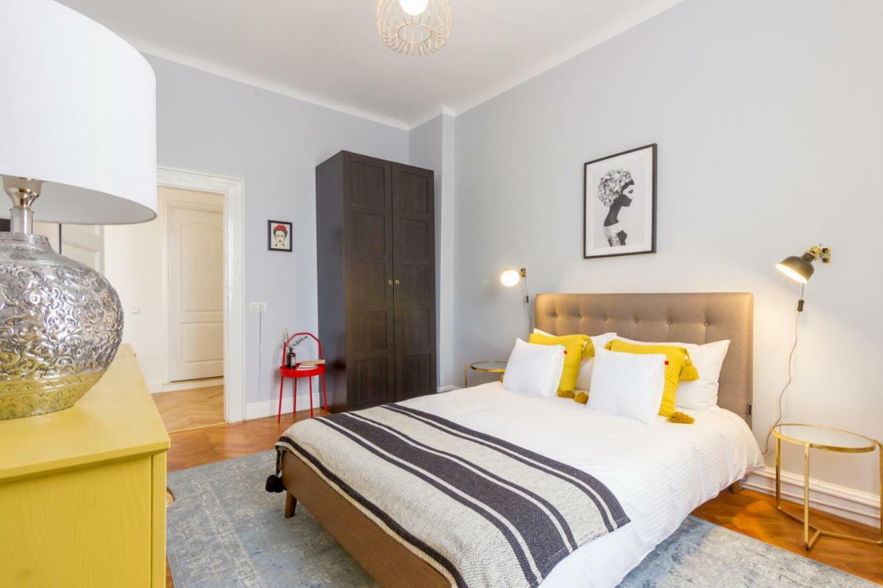 City Chic 3 Bedroom Apartment Κλουζ-Ναπόκα Εξωτερικό φωτογραφία