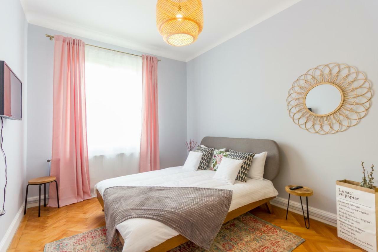City Chic 3 Bedroom Apartment Κλουζ-Ναπόκα Εξωτερικό φωτογραφία