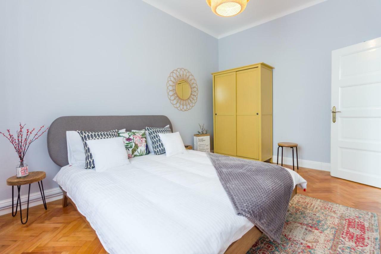 City Chic 3 Bedroom Apartment Κλουζ-Ναπόκα Εξωτερικό φωτογραφία